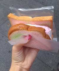 НУ это уж лажанулись они! У нас со времён СССР вопрос был решён чётко! Палочка, стаканчик,лист!