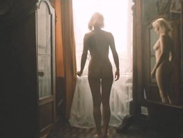 эээх...в юности была одним из моих секс-символов...жалко,молодая еще,чтоб из этого мира уходить...