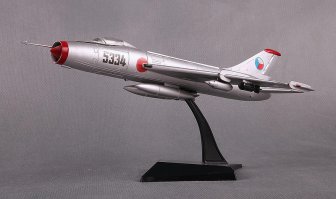 Вот сейчас вспомнил!! Был,был у меня такой в детстве! Я был еще маленький, собирал папа, а я самолетиком играл...