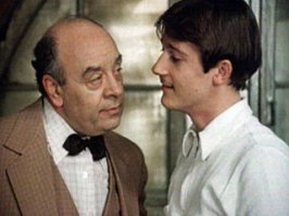 Фильм "Покровские ворота"--А кто не пьет?! Назови! Нет,я жду!---А не хлопнуть ли нам по рюмашке? Заметьте! Не я это предложил!