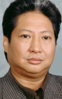 Саммо Хунг -за спортивные титулы не скажу,но как боец при своем росте и весе по-моему может дать фору многим.