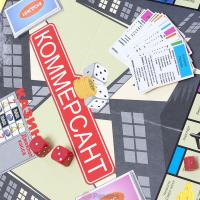 Мне очень нравились коммерческие настольные игры "Белая ворона" и "Коммерсант".