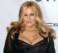 Знаменитости: до и после пластических операций