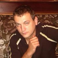 А я чувака знаю, похож на него.))