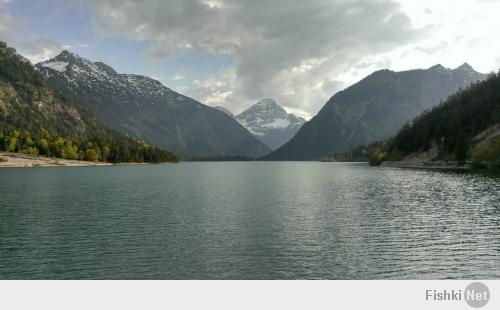 Озеро Am Plansee в Австрии. Фотография не передаст всей красоты того места. Фоткал на телефон)))
