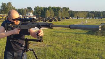 у Украины ещё есть людской потенциал! вон, Арсений Яценюк, здоровый мужик, 40 лет, недавно отказался от депутатского *****та, чтобы стать премьер-министром, а сейчас отказался от поста премьера, чтобы пойти служить на Восточном фронте, осваивает военное дело...