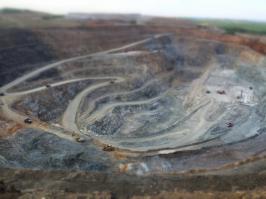 iPhone + snapseed. Карьер настоящий :)