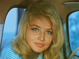 Ну, если Фатеева здесь, то и Кустинскую надо! А вообще, подборка какая-то странная: и по времени и по составу!