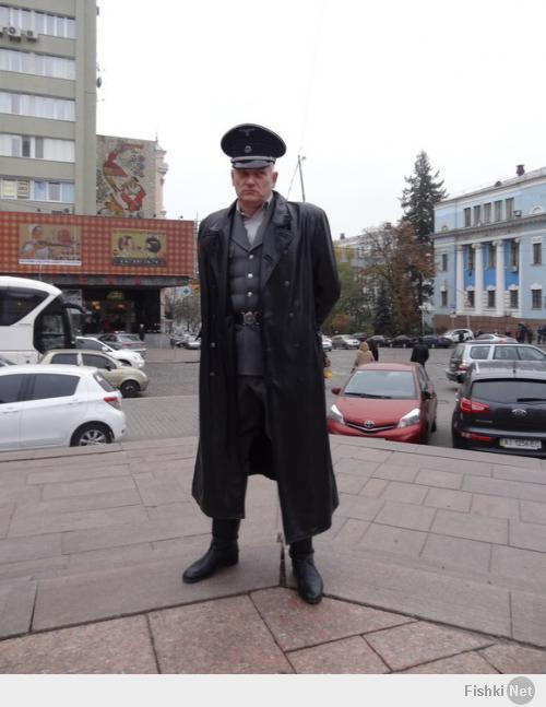 1. Не одобрял? А что сделал, что бы не было? Пошушукался с женой под одеялом и все.
2. Не трогают пока, как дальше то жить будешь? На кредиты запада? Так их отдавать надо еще
3. Я не подстрекаю, все равно бесполезно. Да в безопасности и горжусь этим!
4. Кто лезет то, нужно больно. Слушайтесь своих старших братьев с запада, они вам помогут и обогреют, если своими силами нечего сделать не можете.
5. Может и так. Захлебнетесь в своей ненависти к России. 
А это твое будущее