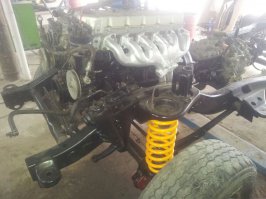 Выпускной коллектор-то зачем было красить, всё равно обгорит, да ещё и вонять будет из-за этого.