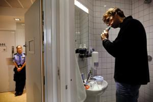 А тут для "простых смертных" в скандинавии. Много фоток не вставляю - кому интересно, может поискать. Тюрьмы потеряли свой смысл в Европе