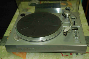 Магнитофоны и проигрыватели 80-х