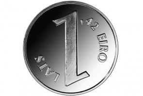 Латвийская монета - полуевро, полулат. Латы, как национальная валюта, убраны из обращения после присоединения страны к зоне евро, но вот такой гибрид лата и евро еще в ходу.