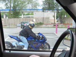 а что у этого под жопой? нитро?