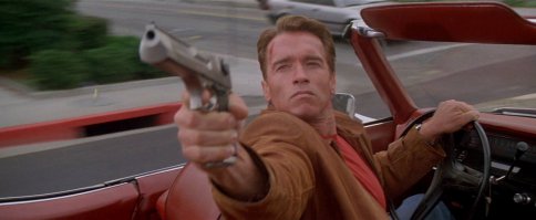 Самое главное забыли про Десертного Ёжика (Desert Eagle). Один из самых культовых киношных пестиков. Причем киношная крутость прямо противоположна его беспотновости. Самая чиздатая сцена, на мой взгляд, из фильма "Большой куш"