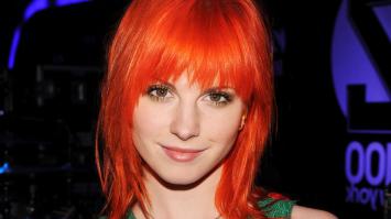 А где Хейли Уильямс (Paramore)?