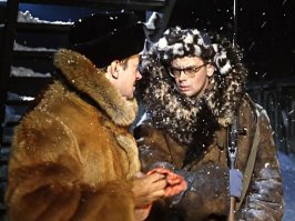 - А где бабуля?
- Я за неё )