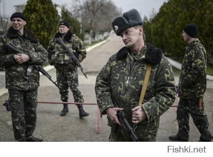 Укры с ватниками нимношка обкакалились, на этих картинках укроармия и "вежливые люди". Угадайте кто и где )))