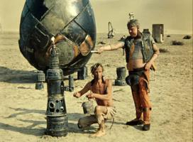 мне эти кадры "кин-дза-дза" чем-то напомнили...