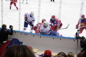 А можно и так:
Олимпиада 2014, Россия-Норвегия! (фото мое, 3 ряд)