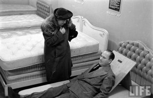 А я и не знал, что Олланд Франсуа раньше кровати испытывал