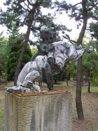 Вот памятник Дон Кихоту в Пусане...