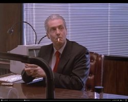 Ну, не стоит так недооценивать изобретателей и ораторов. Мы так много не знаем. 
Вот, например, вами размещённая картинка. Где доказательства, что тогда не было интернета? ;)
Вот пример от меня. Кадр из фильма 1990г "Метаморфозы: Фактор чужого". Обратите внимание, на столе лежит мобильник. 
Вот так то.