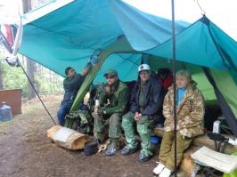 Ну это ещё по божески, солнышко есть...
А когда "дождь над Иссык-Кулем сплошной пеленой" дней 10 подряд...