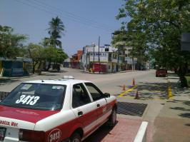 вот этого мексиканского таксиста я запомню на всю жизнь - во время поездки мы обсирались, а он смеялся, сука!