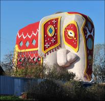 Если бы вы не сказали, я бы даже и не узнала, что на новорязанке есть такой дом, спасиб))