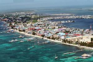 Ambergris Caye.
Цена — $80 тыс.

Белиз, Центральная Америка

Площадь – 0,29 га

Расположен рядом с наиболее крупным островом в Карибском море, административный центр которого – город Сан-Педро (население около 9 тыс. человек). На этом острове можно построить дом и пользоваться всеми развлекательными объектами, которые предлагает соседний остров-курорт.