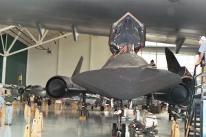 А ты хоть представляешь как кабина SR-71 выглядит.