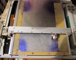 Видео нет, да заниматься этим лень. Но фотки есть :)
На первой тест печатной платы под LQFP48 корпус (3 вывода на миллиметр) на второй сам пипелац :)