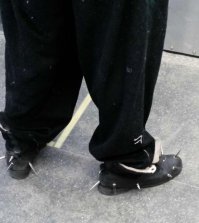 Теперь я знаю как решить проблему грязных ботинок после метро..