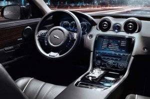 Роллс-Ройс, Ягуар и Майбах.