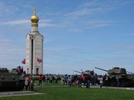 Ты не представляешь сколько губернатор Белгородской области делает для ветеранов и памяти земляков.
Что за мания хаять людей без малейшего понятия об их деятельности.
Прохоровское поле, Третье ратное поле России: