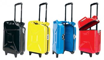 да, канистра и вправду крутая))) 
еще ей новое применение нашли, думаю можт запилить себе такой же. непробиваемый чемодан)