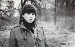 Никакая не могу понять, где в России знамениты вышеуказанные персонажи?

Вот наши знаменитости в детстве