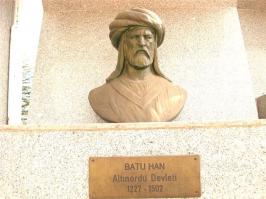 ХЗ... ХЗ... В норманской версии истории Руси песдежа и ереси ещё больше. Кстати... Теория Баера-Шлёцера-Милера, уже давно в РАН, признана антинаучной.