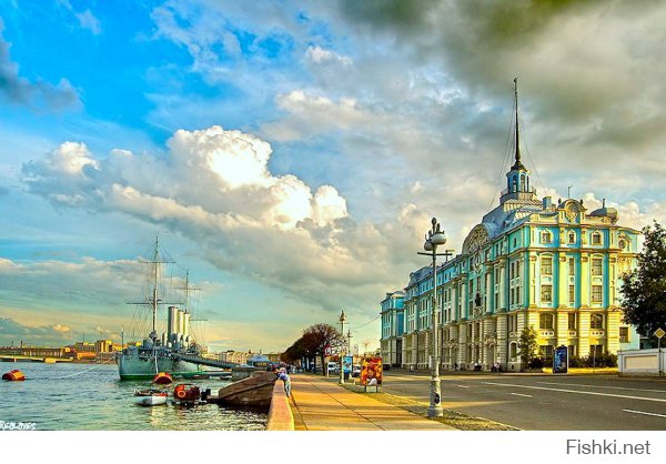 Японцы умеют украшать места обитания с эстетической гармонией с природой.В России тоже, по своему.Разные культуры,разная,но одинаково понятная красота для разных людей.