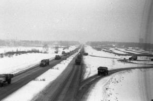 посмотри "берегись автомобиля" - они как раз по МКАДу гоняются))