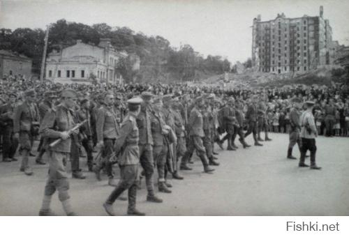 16 августа 1944 года в Киев вошли солдаты в форме вермахта.