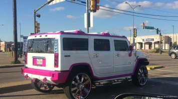 Я выйду на Хаммер. Это галимый паркетник." -Галимый, что? "Модный сарай, с большим клиренсом. Помогает преодолеть комплекс неполноценности" (Фильм Need For Speed)