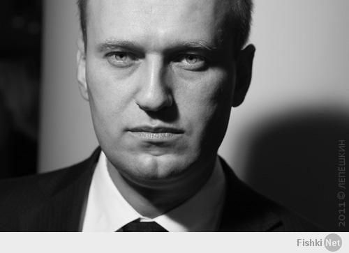 Ватники, знаете почему вы по-настоящему так ненавидите Навального? А всё просто... Он просто человек из другого мира людей, для вас чужого. А для вас оптимальный вариант президента это старый гопник пришедший к успеху вместе со своей бандой.