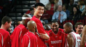 И просто своеобразный «олбанцкий» (не спортивный):
«Все в моей семье говорят по франкодзу суки».
«Я всегда *****ил девушкам цветы иконведы».
«Вчера с друзьями я выл в театре».
«Я наблудил это в микроскопе».