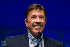 А тут годика 3, еще доже пушок на бороде не вылез.