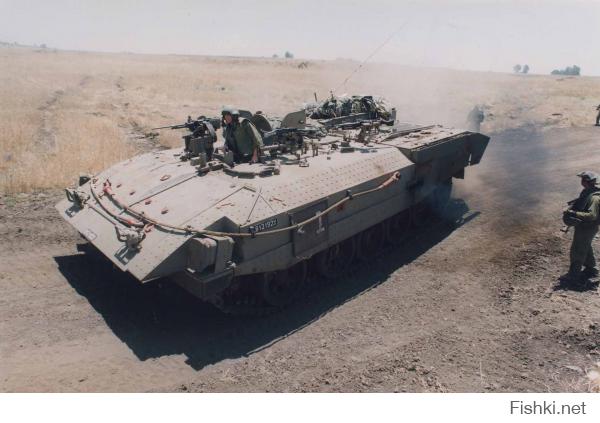 Израиль ещё в 1987-м забабахал подобное. Переделал из трофейных Т-54 и Т-55 ТБТР "Achzarit".
Правда ИМХО сделал это более продуманно.
ps Впрочем их танк Merkava тоже по сути тяжелый БТР с пушкой.
.