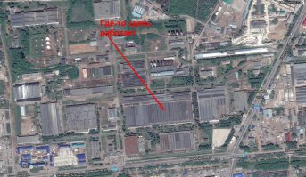 А у меня брат мастером работает на 2-й площадке. И по его разговорам всё далеко не так радужно как тут описано. Цех где он работает постройки военных лет, силовые элементы здания уже разрушаются, ставят подпорки. Зимой холодно, летом жарко и поэтому открывают все ворота и окна, как следствие - сквозняки. Аппарат руководства раздут сверх меры, потомсво и родня начальников - по теплым синекурам. Начальник цеха у себя царь и бог, если дает план начальство его не трогает чтоб он не творил у себя. Один начцеха довел работяг до того, что его били несколько раз и поэтому ему выделили охрану. Перевестись в другой цех просто так если начцеха против не дают, только через увольнение. В производстве тоже бардака хватает. Раньше воровали сильно, даже ФСБ там шайку-лейку накрыло которая тащила с завода узлы и агрегаты. Все поставки на завод в основном через свои фирмочки причем часто была просто некондиция. Был случай рекламации из-за некондиционных подшипиков. Угадайте, кто крайним оказался? Павильно - кладовщица.
.