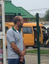 Ждал как-то маршрутку на остановке, а там...