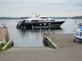 точно,вся,как есть.вот ДУХОВНАЯ жизнь кирилла-табачника(гундяева).он блажен,ибо нищий духом.это его скромная лодочка яхта Паллада